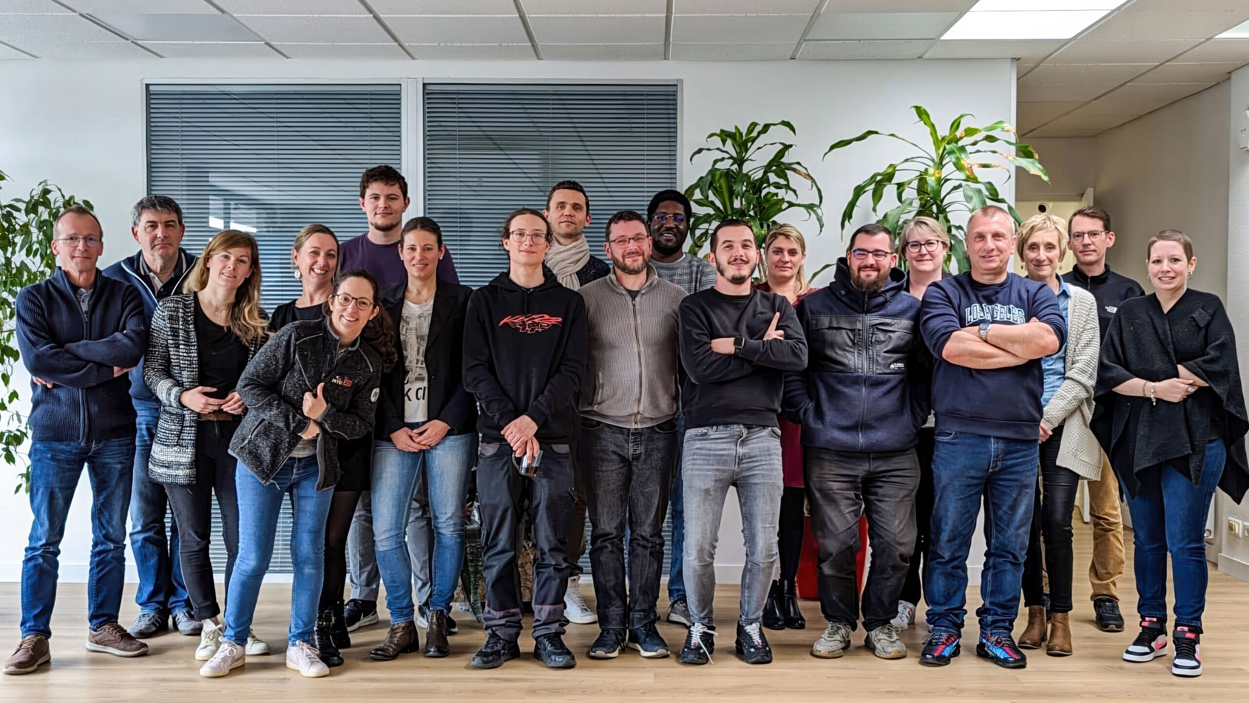 Les membres de l'équipe ATE Espace Bureautique, experts en solutions d'impression et de téléphonie à Thise près de Besançon.